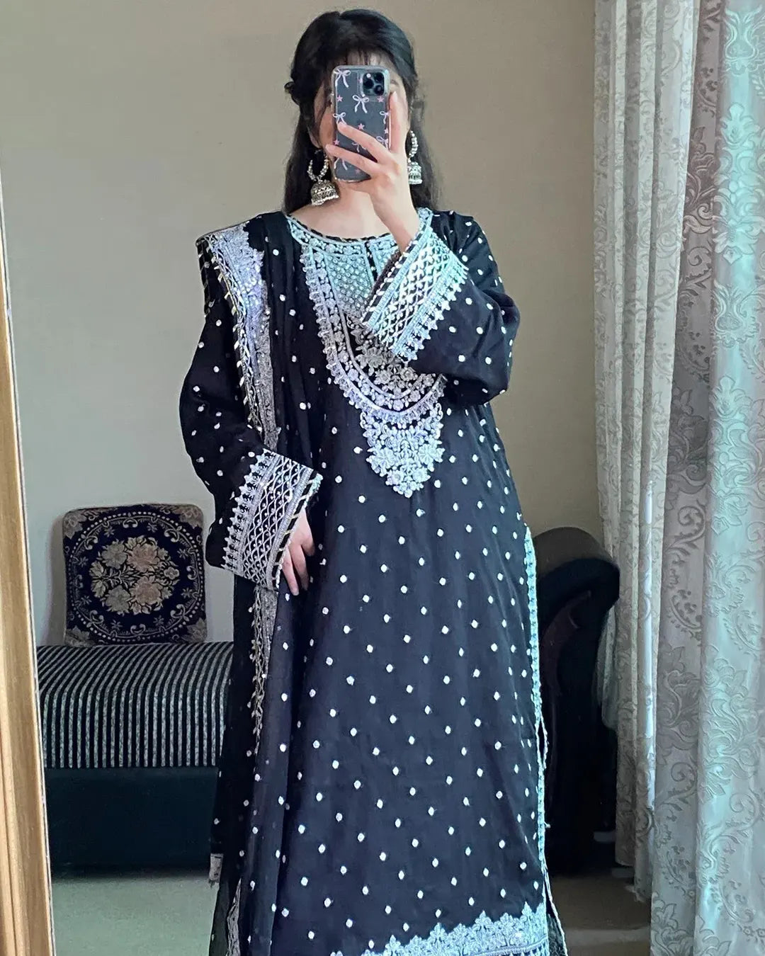 Ronaq-e-Mehfil Black Farshi Gharara