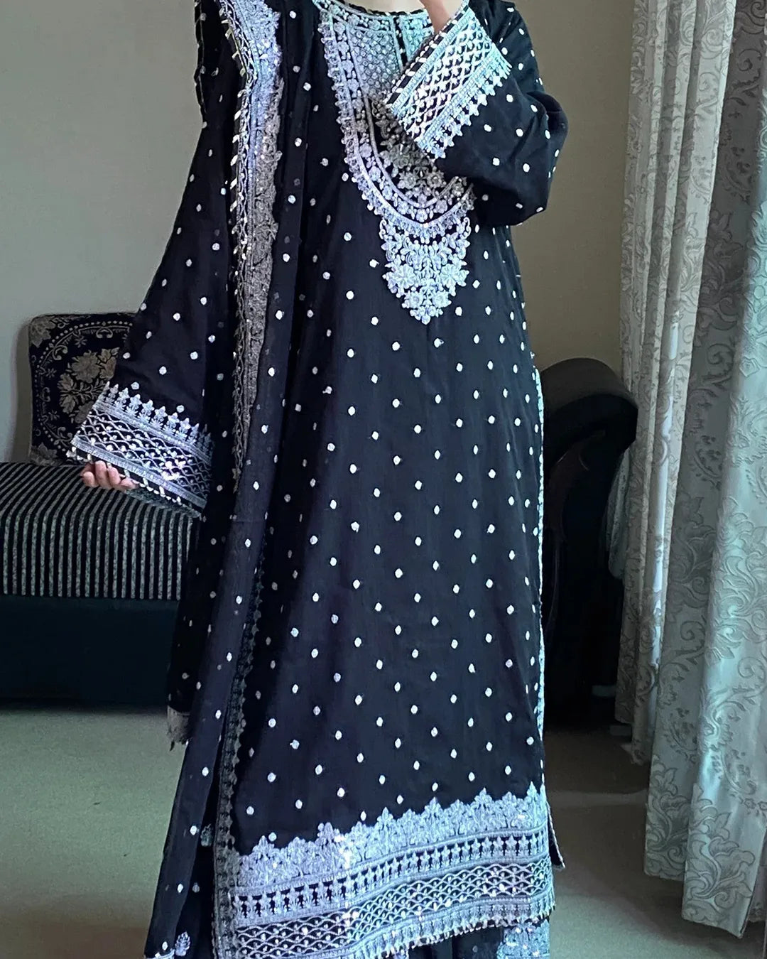 Ronaq-e-Mehfil Black Farshi Gharara