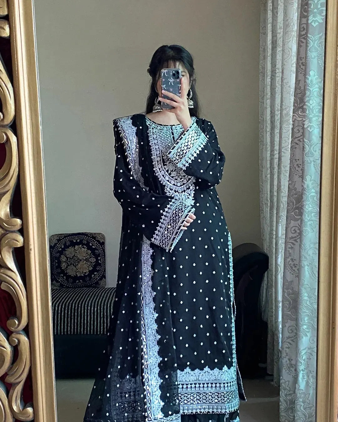 Ronaq-e-Mehfil Black Farshi Gharara